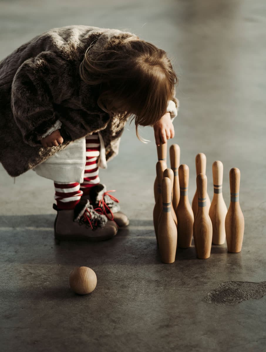 Juego de bolos para niños. Set 10 piezas de madera - Imagen 3